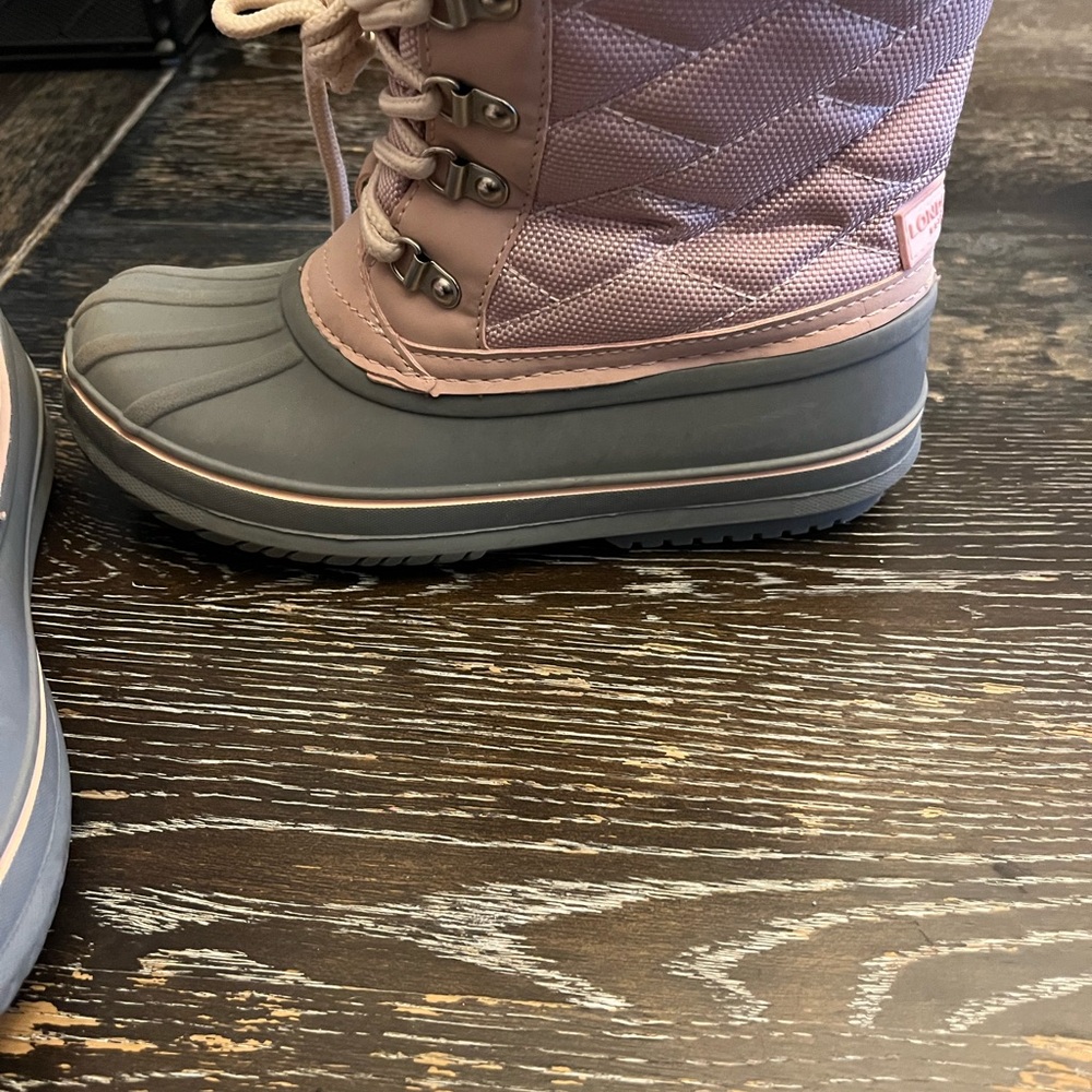 Girls’ London Fog snow/rain boots. - Picture 4 of 7